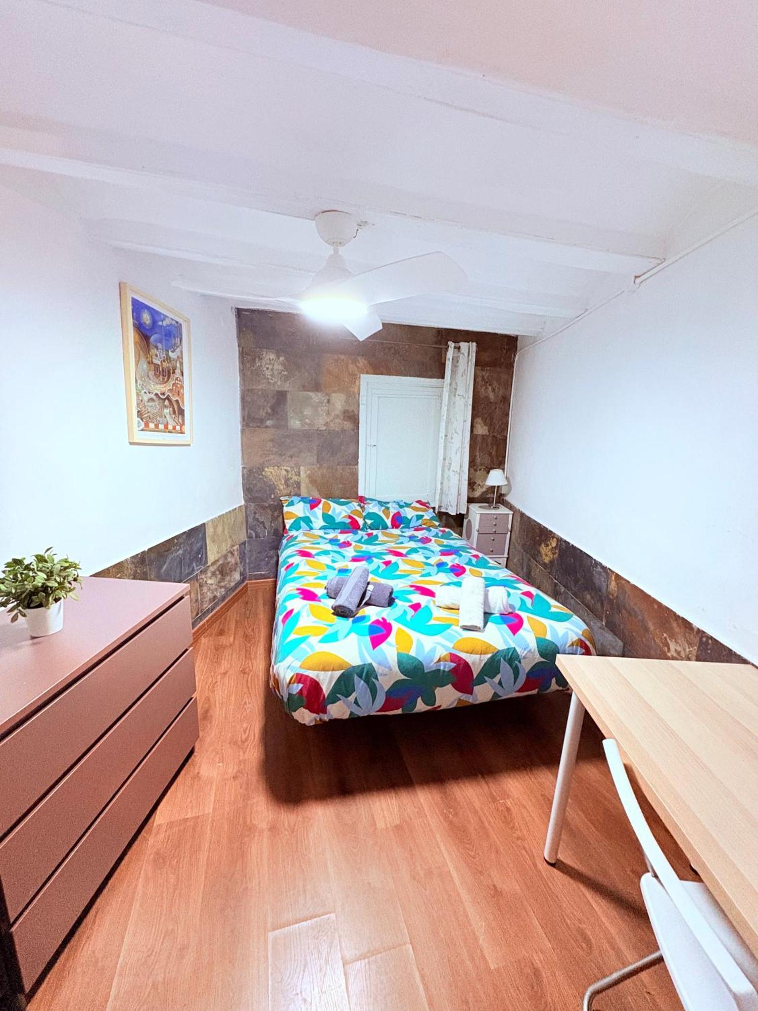Stunning Flat For 6 People 3 Blocks From The Beach Plus Welcome Breakfast 바르셀로나 외부 사진