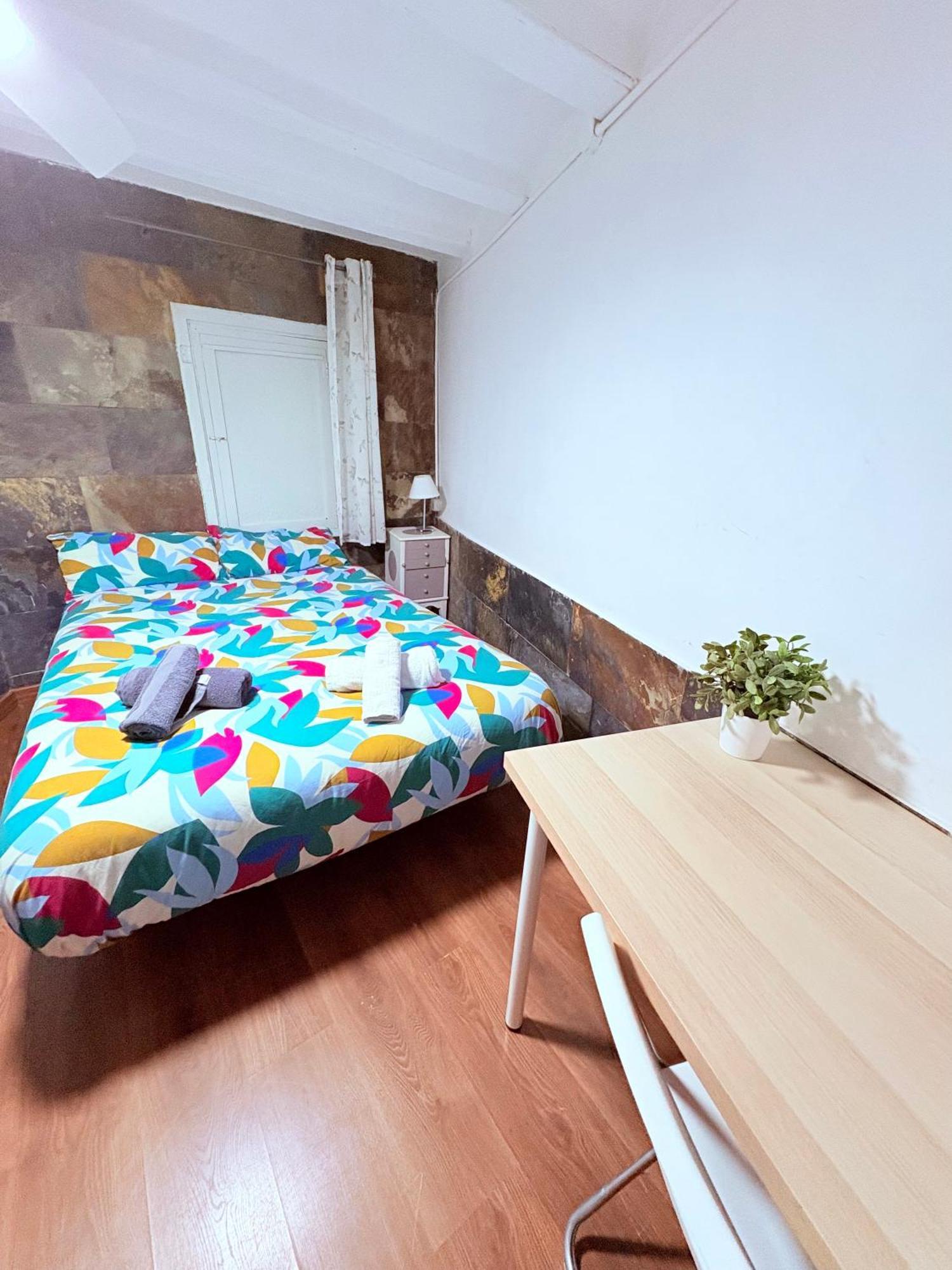 Stunning Flat For 6 People 3 Blocks From The Beach Plus Welcome Breakfast 바르셀로나 외부 사진
