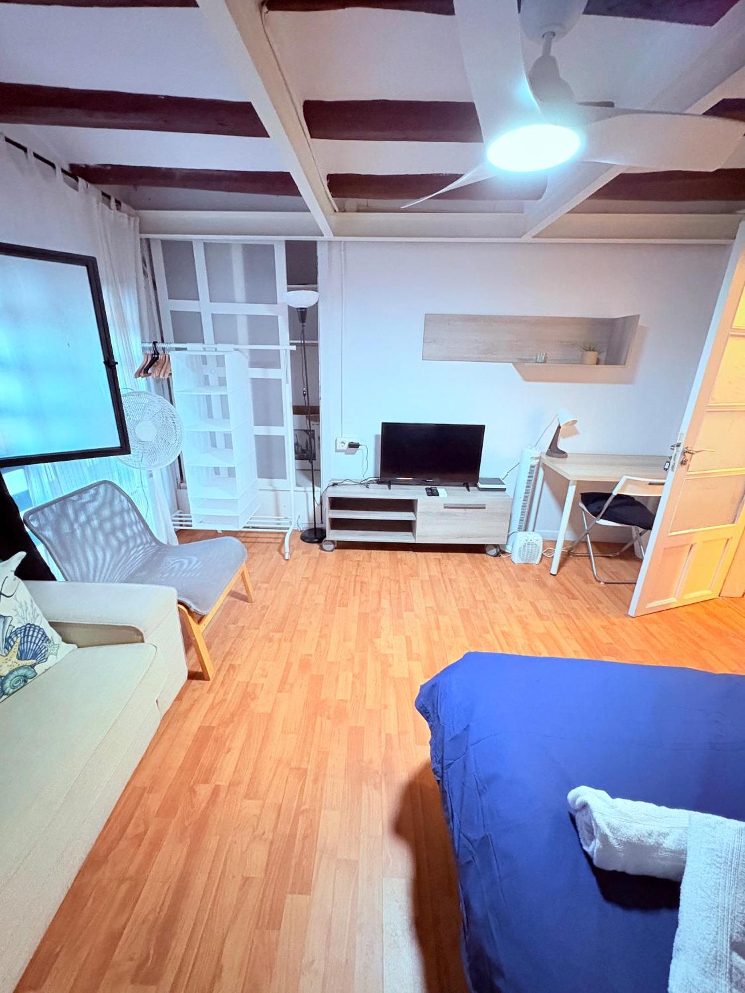 Stunning Flat For 6 People 3 Blocks From The Beach Plus Welcome Breakfast 바르셀로나 외부 사진