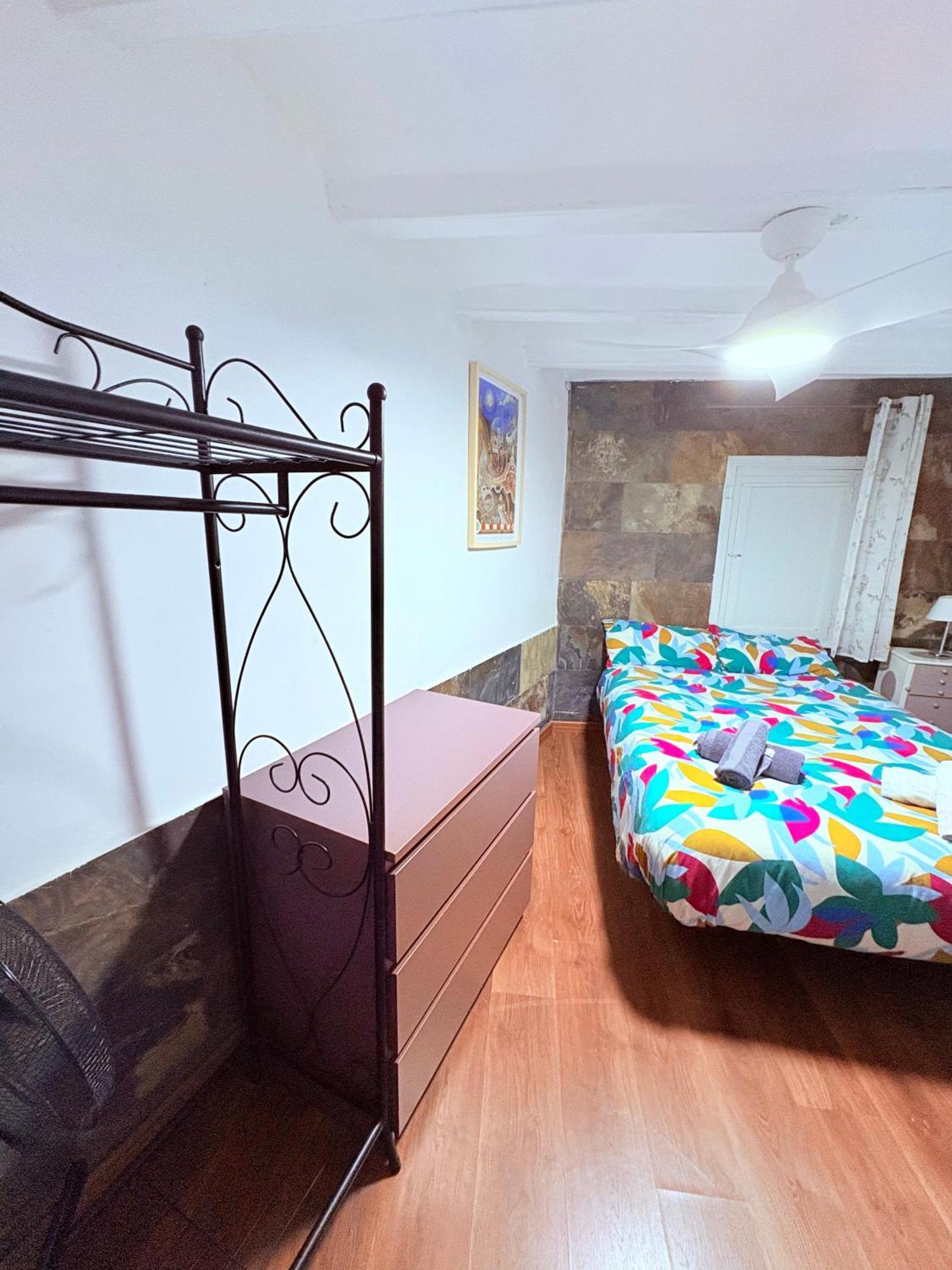 Stunning Flat For 6 People 3 Blocks From The Beach Plus Welcome Breakfast 바르셀로나 외부 사진